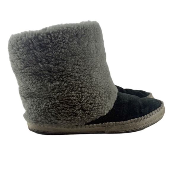 UGG “Kestrel” (10/41) Black Suede w/ Gray Shearling Boots Booties Winter Warmth - Picture 2 of 8